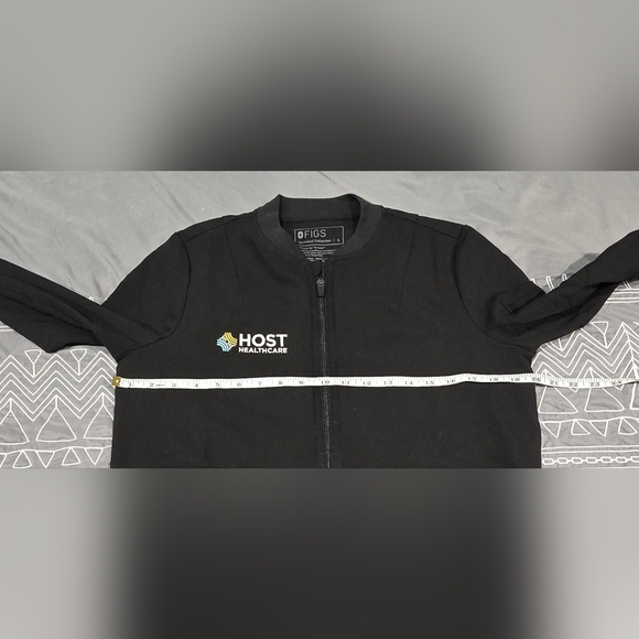 FIGS Bellery Technical Collection Scrub Jacket With Host Healthcare Logo Size Sm - Picture 6 of 6